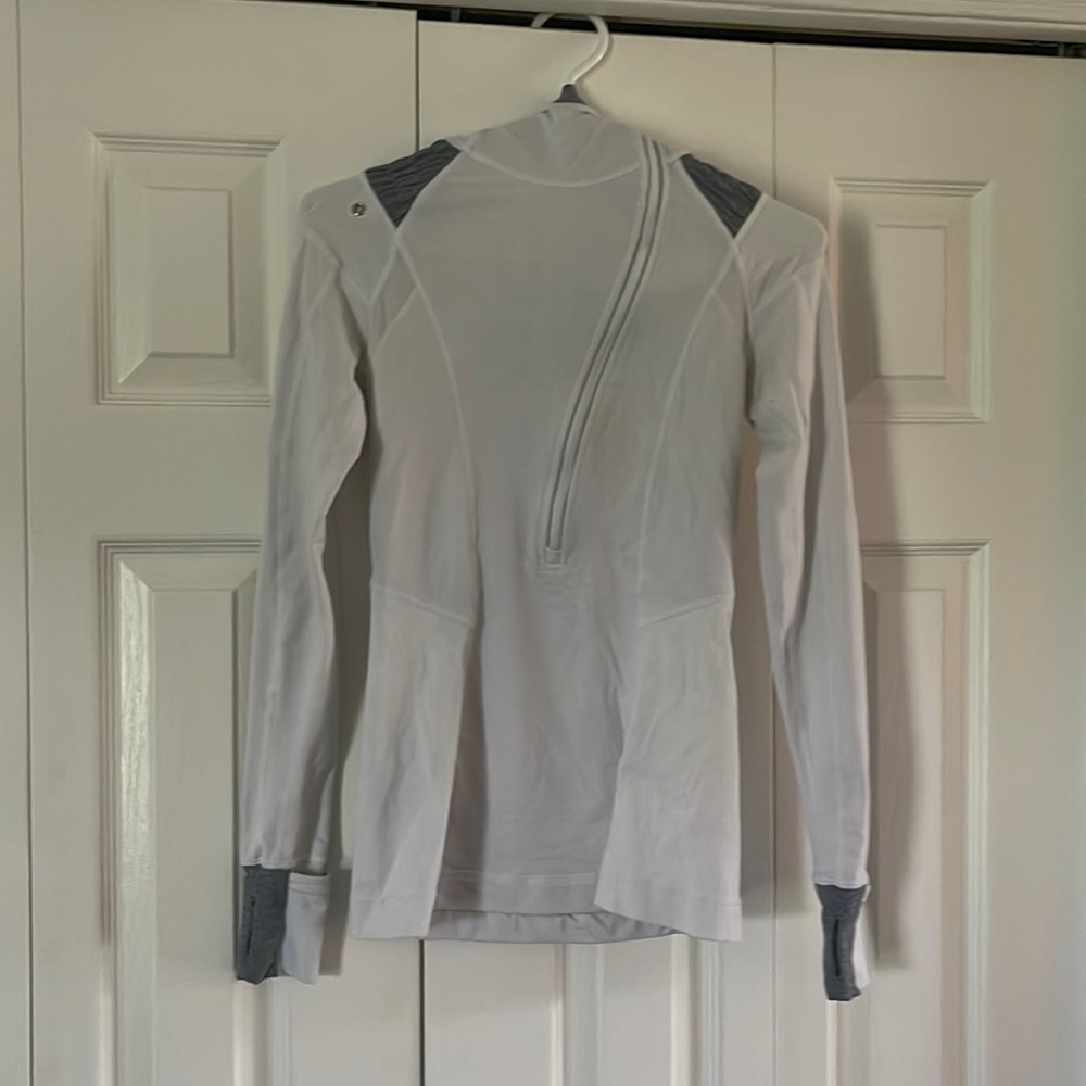 Lululemon 1/4 Zip Up Size 2🥰🥰